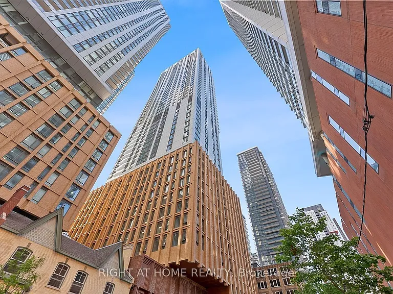 28 Widmer St #3720 — Photo 1