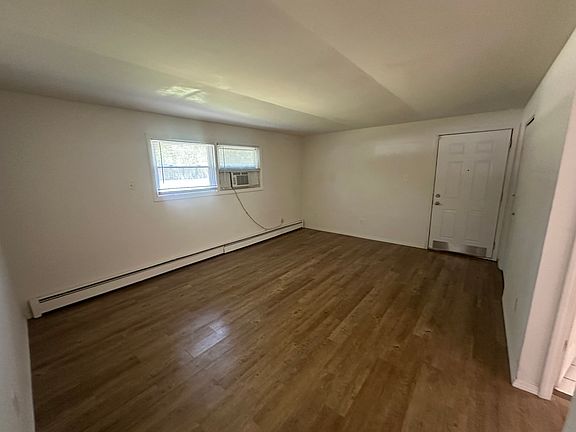2nd image of 5533 Aspen Ave #2