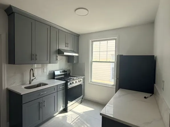 (undisclosed Address), Maspeth, NY 11378