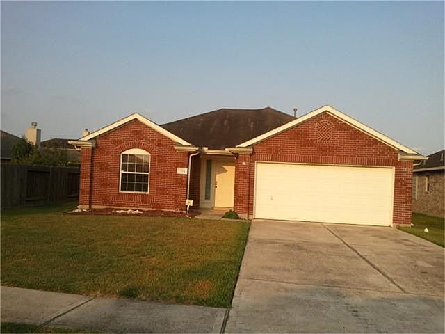 1st image of 7119 Roundrock Park Ln