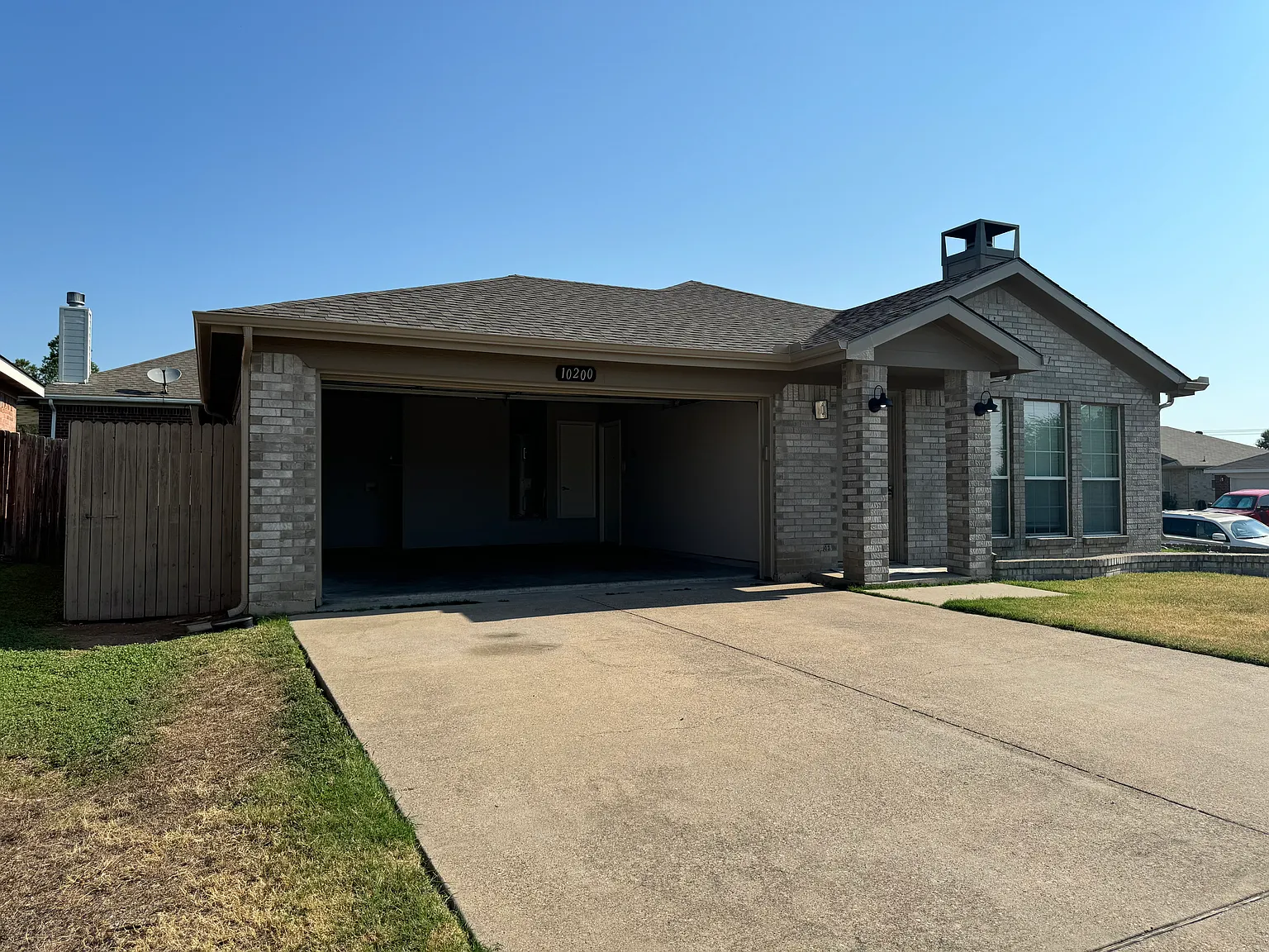 3 bed, 1153 sqft, $1,900 — Photo 2