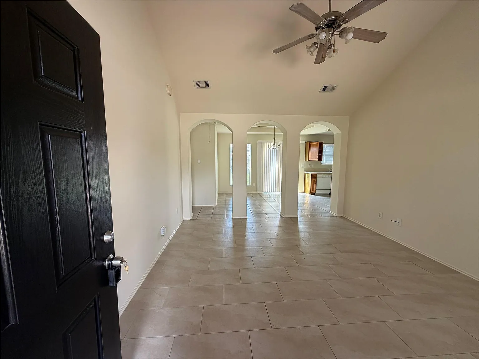 3 bed, 2.0 bath, 1218 sqft, $1,750 — Photo 4