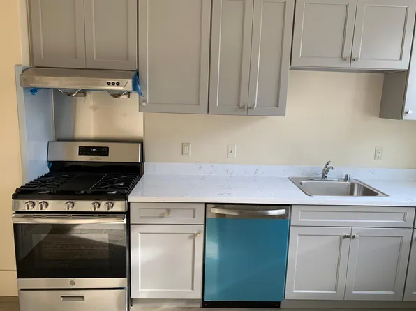 495 Elwood Ave APT 3, Oakland, CA 94610