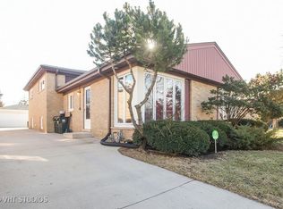 9509 Ozanam Ave, Morton Grove, IL