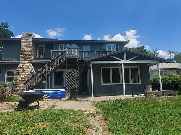 4th image of 329 N Elm St