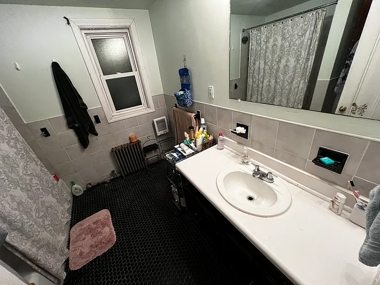 40 Hillside St — Photo 21