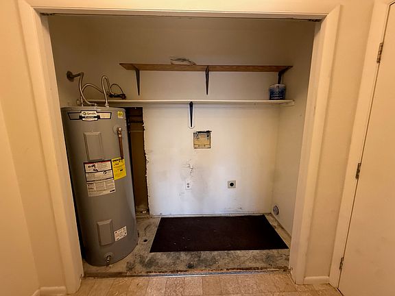 4th image of 1626 S Von Elm St Unit 4