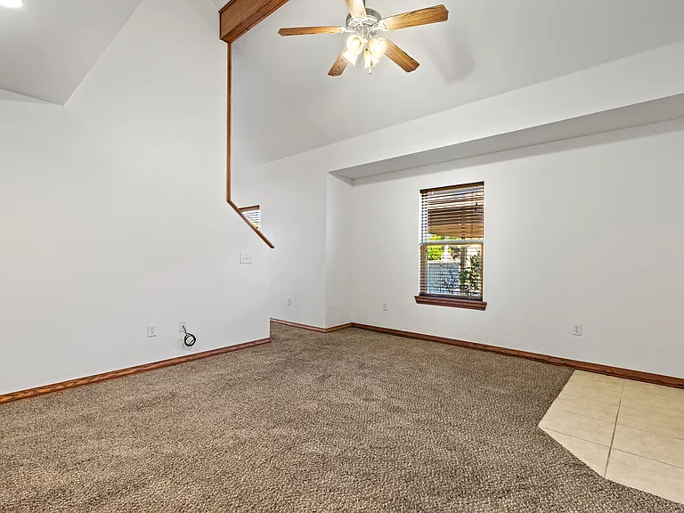 524 E Greenbriar Cir #524 — Photo 11