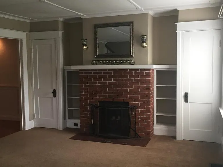 105 E Linden St — Photo 5