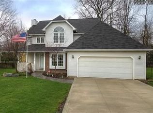 1297 Rae Rd, Lyndhurst, OH 44124