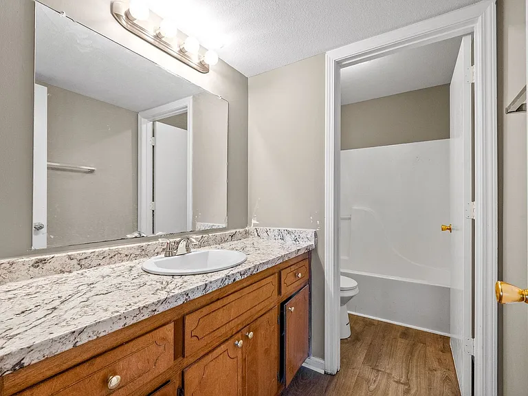 2 Bedroom Apartment For Rent Near Post! — Photo 35