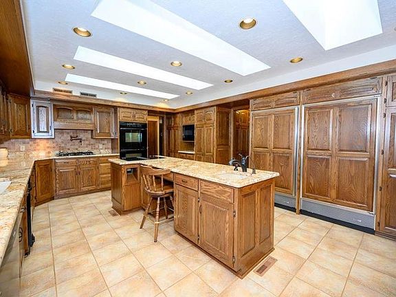 3rd image of 6485 Arlington Ave NW
