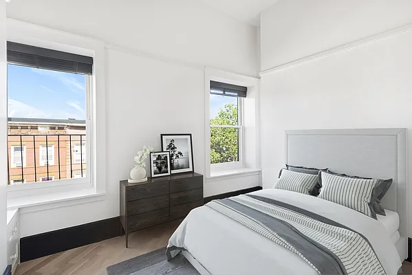 Rented by Living Room NY Corp | media 16