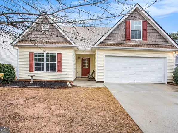 18 Hill Top Cir, Grantville, GA 30220