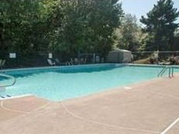 great pool. plus kiddy pool.