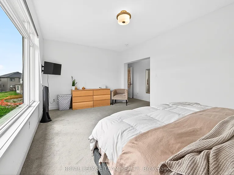 160 Highgarden Ter — Photo 33