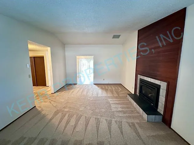 Charming 3-Bedroom Portland Home with 2 Full Baths and 1398 Sq Ft of Comfort! — Photo 4