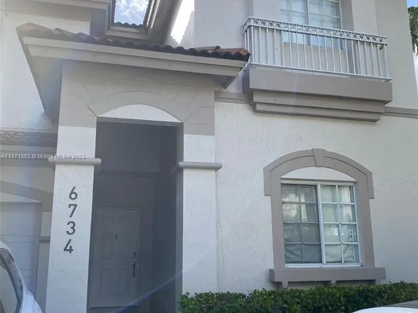 6734 NW 107th Pl, Doral, FL 33178