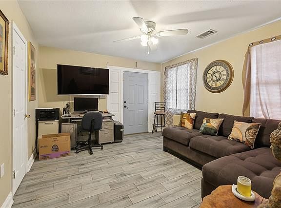 5th image of 2642 Mexico St
