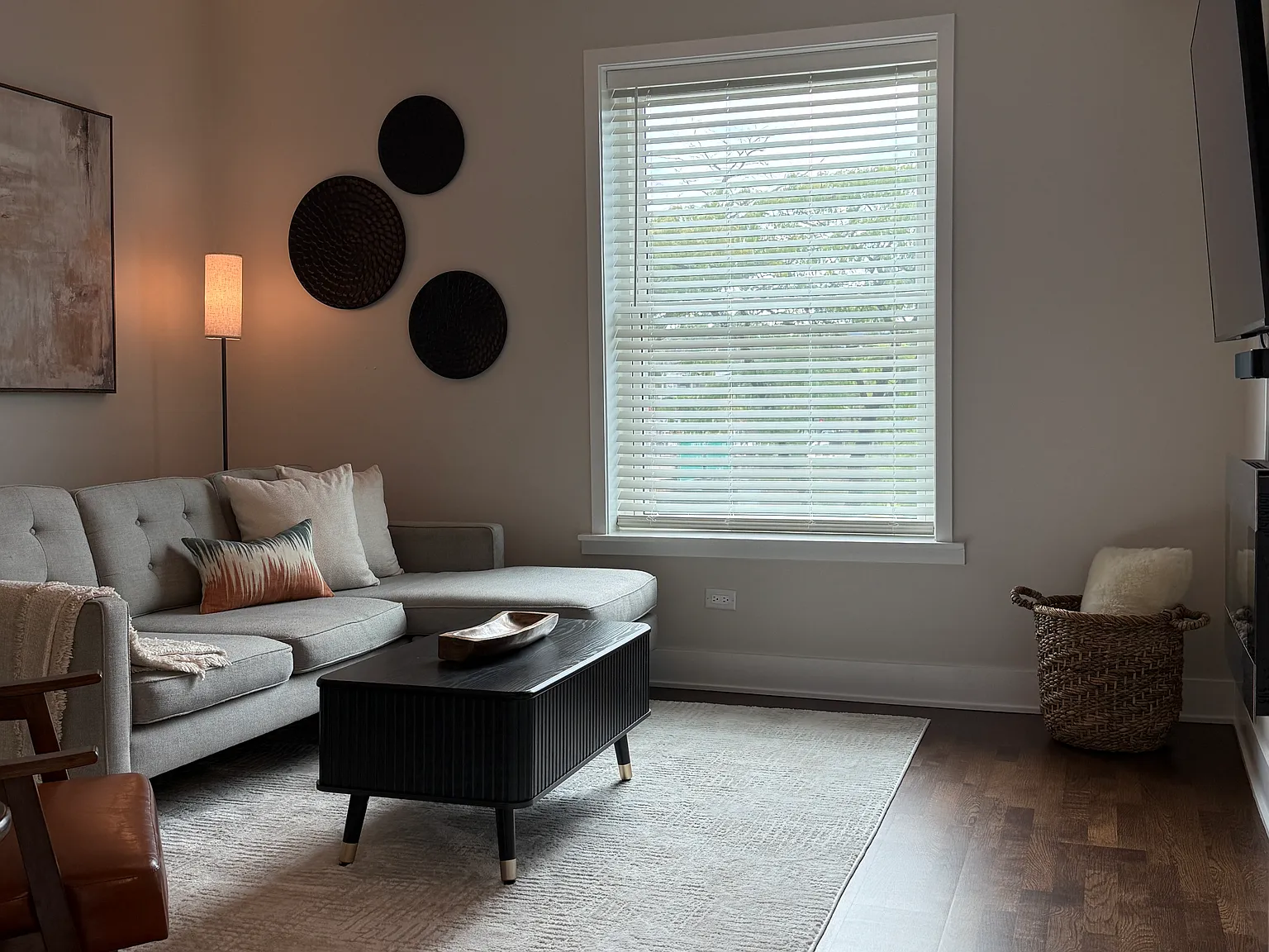 2 bed, 800 sqft, $2,475 — Photo 2