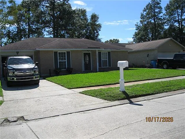 3 bed, 2.0 bath, 1100 sqft, $1,700 — Photo 1