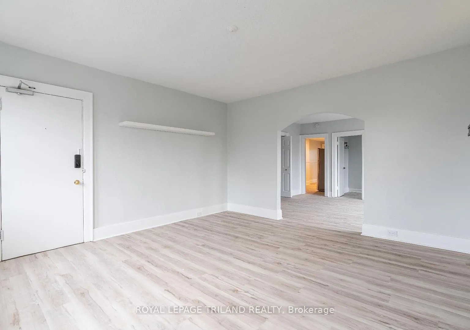 425 McKenzie Ave — Photo 3