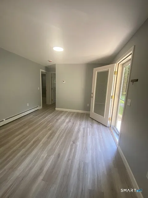 2 bed, 1.0 bath, 1600 sqft, $2,500 — Photo 2