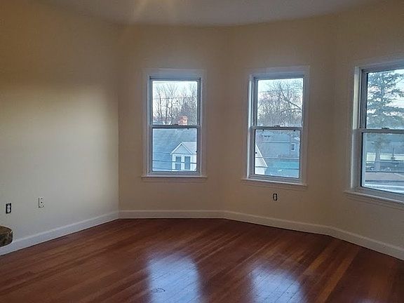 4th image of 293 School St #3R