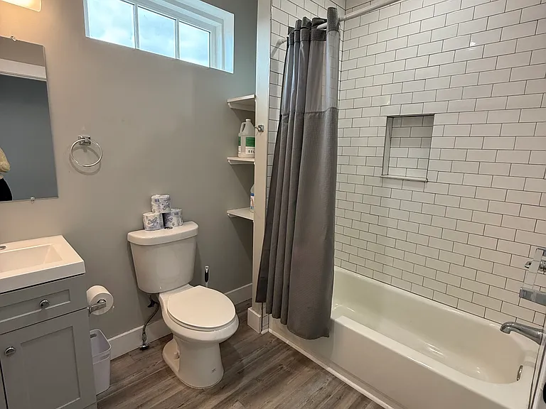 128 Monroe St — Photo 30