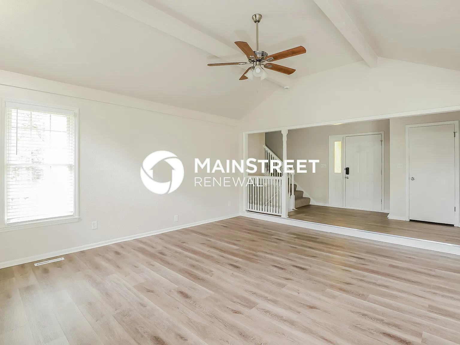 6015 Woodside Ave — Photo 3