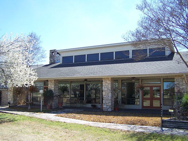 1st image of 546 Fairway Dr