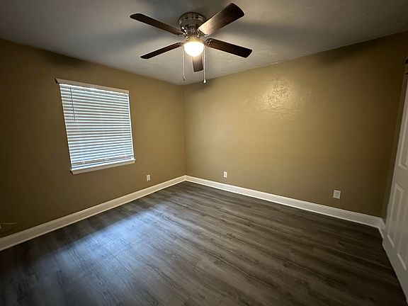4th image of 3370 Trafalgar Sq APT B