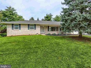 1955 Normandie Dr, York, PA 17408