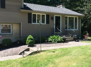 90 New Rd, East Amherst, NY 14051