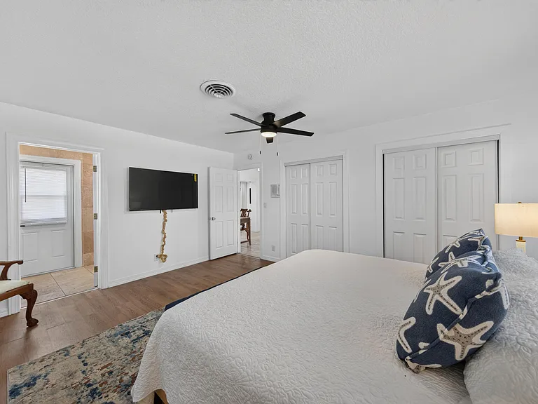 4431 NE 28th Ave — Photo 11