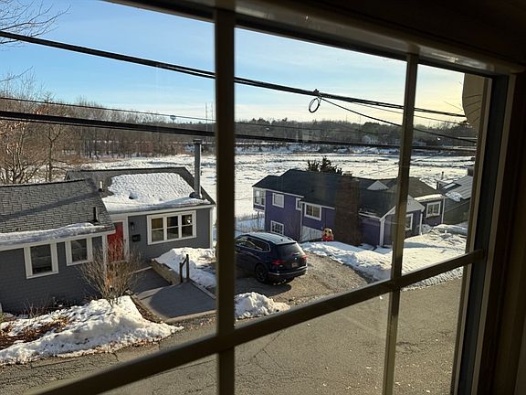 3rd image of 70 Colonial Rd