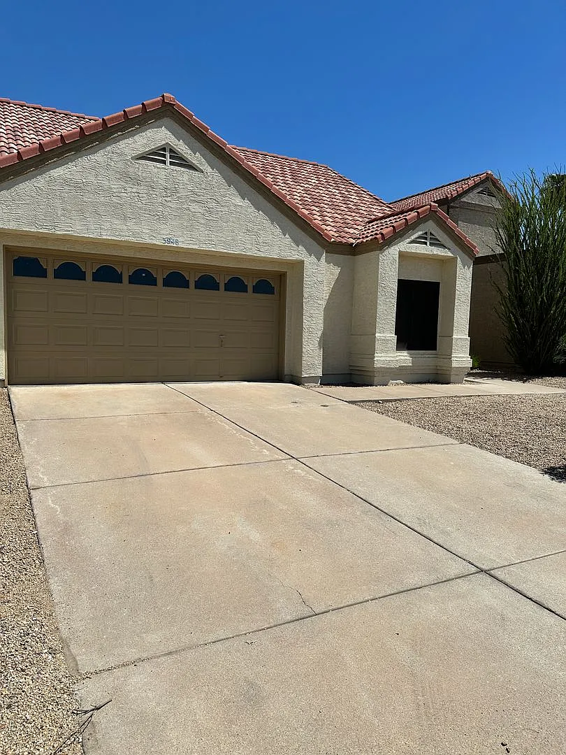 3 bedroom / 2 bath *remodeled single family home* Mountain Park Ranch — Photo 2