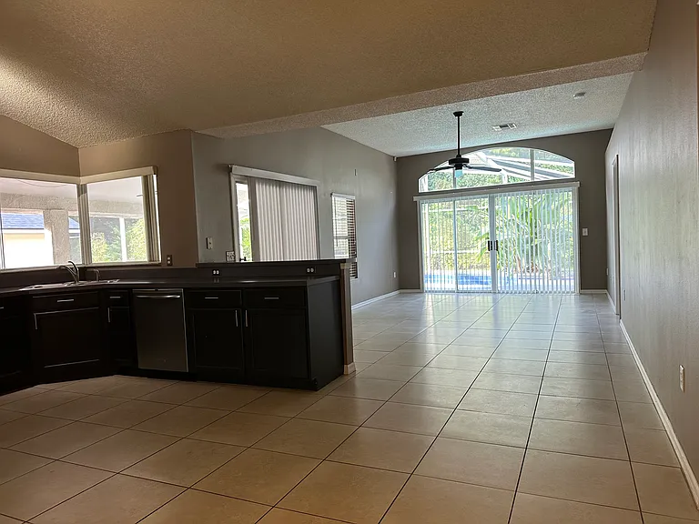 906 Thousand Oaks Blvd — Photo 5