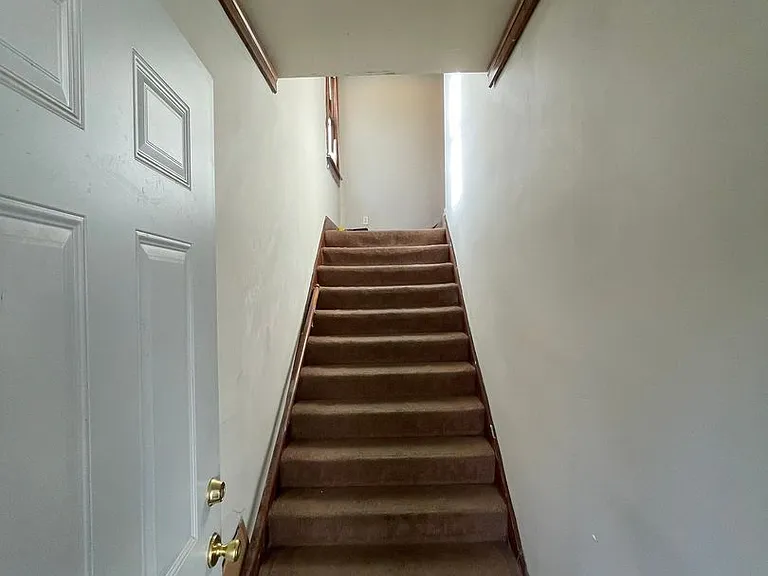 1501 S Spring St — Photo 2
