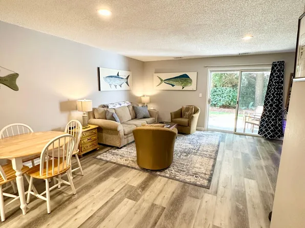142 S Island Square Dr, Saint Simons Island, GA 31522