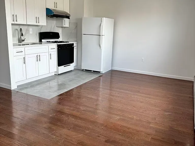 1414 Bath Ave #2 — Photo 8