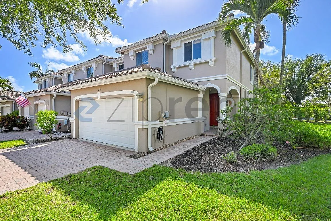 4 bed, 2.5 bath, 1900 sqft, $2,250 — Photo 2