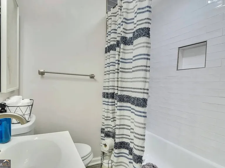 50 Oak St — Photo 10