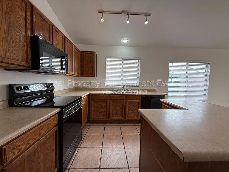 11915 W Rosewood Dr — Photo 7