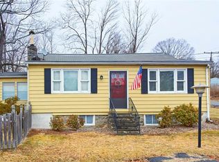 2 Kitchawan Rd, Carmel, NY 10512