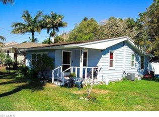 5239 Maple Ln, Naples, FL 34113