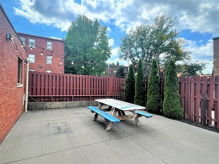 423 Greenup St #206 — Photo 14