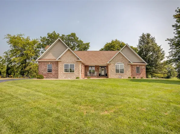 8241 Peabody Rd, Freeburg, IL 62243