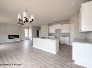 209 Roxanna Ct, Shelby, NC 28152