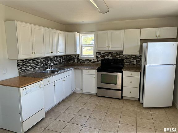 3rd image of 9 Weatherington Dr